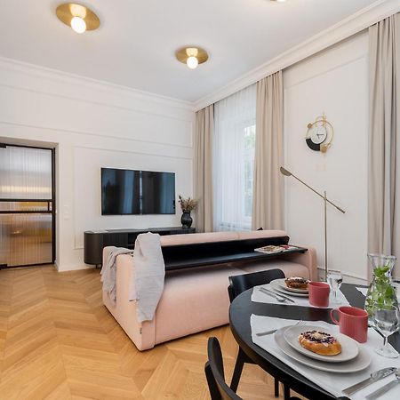 Premium Apartment In Parisian Style In The Heart Of Old Красков Екстериор снимка
