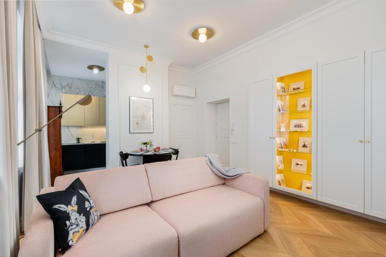 Premium Apartment In Parisian Style In The Heart Of Old Красков Екстериор снимка
