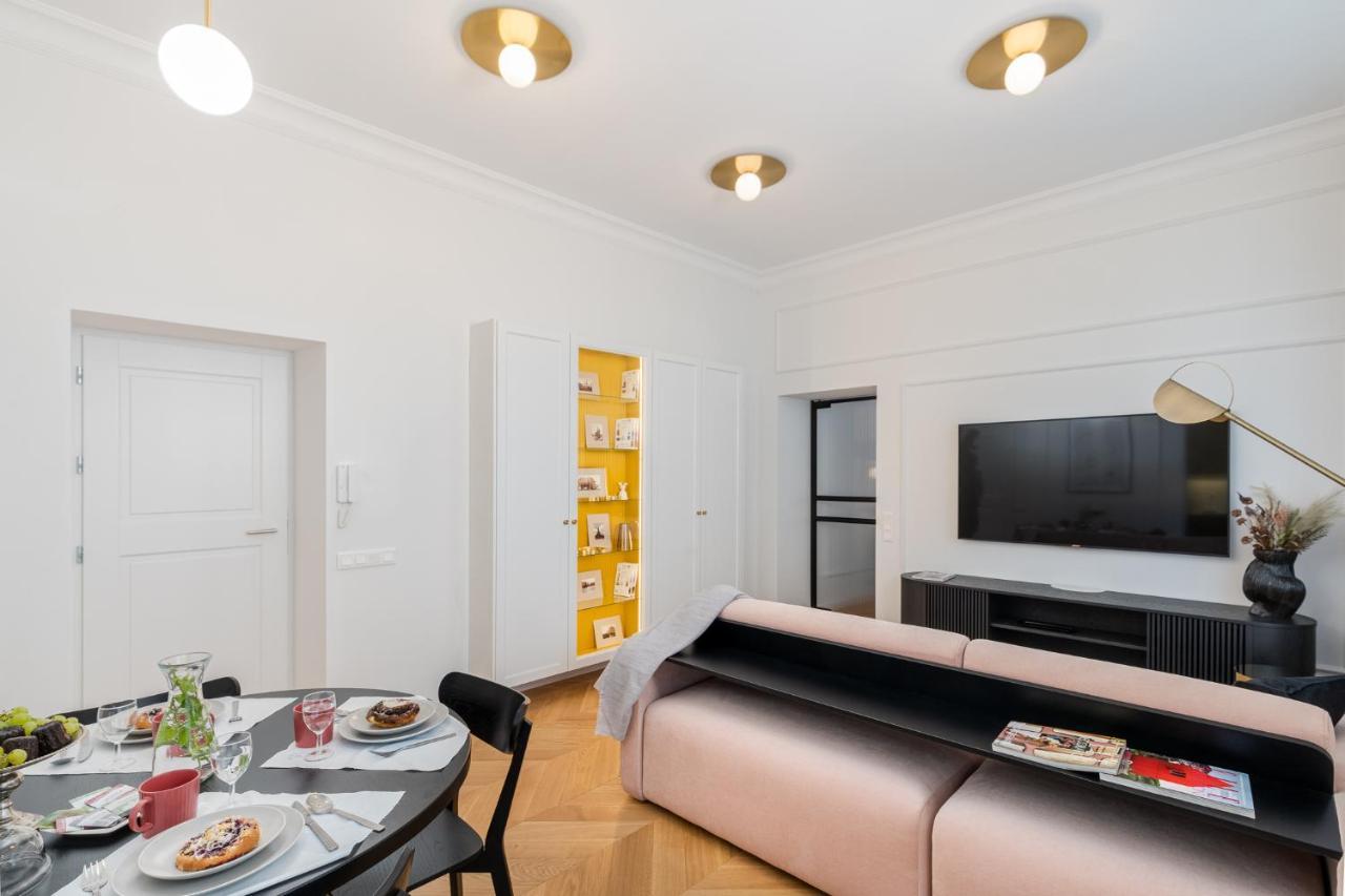 Premium Apartment In Parisian Style In The Heart Of Old Красков Екстериор снимка