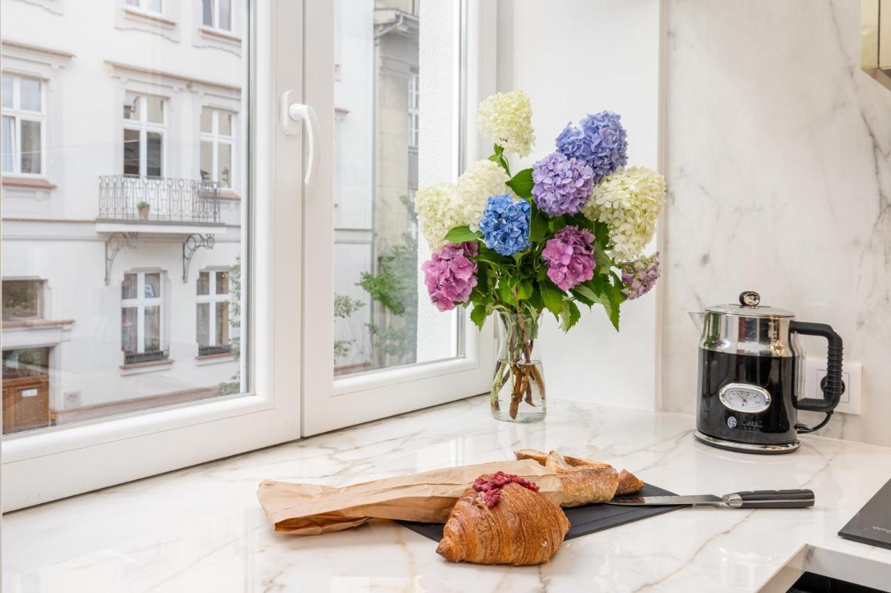 Premium Apartment In Parisian Style In The Heart Of Old Красков Екстериор снимка