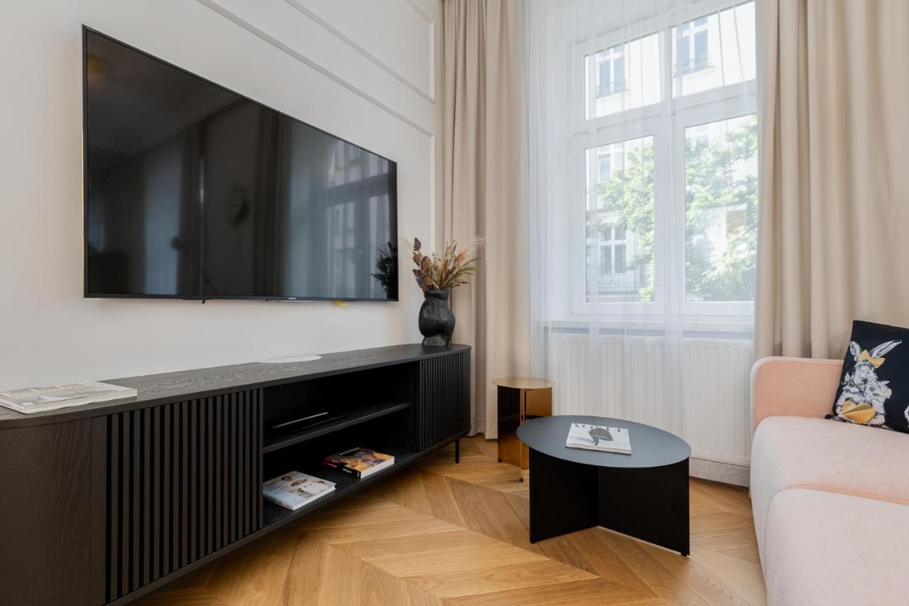 Premium Apartment In Parisian Style In The Heart Of Old Красков Екстериор снимка