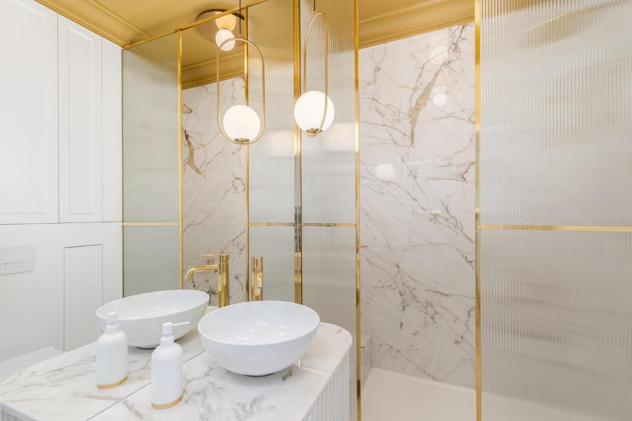 Premium Apartment In Parisian Style In The Heart Of Old Красков Екстериор снимка