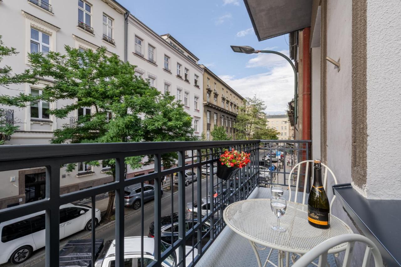 Premium Apartment In Parisian Style In The Heart Of Old Красков Екстериор снимка