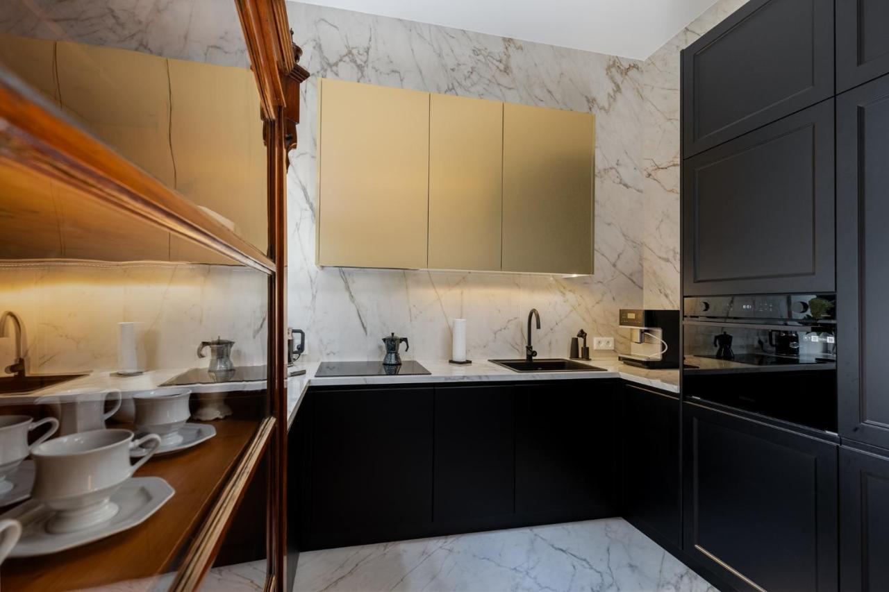 Premium Apartment In Parisian Style In The Heart Of Old Красков Екстериор снимка